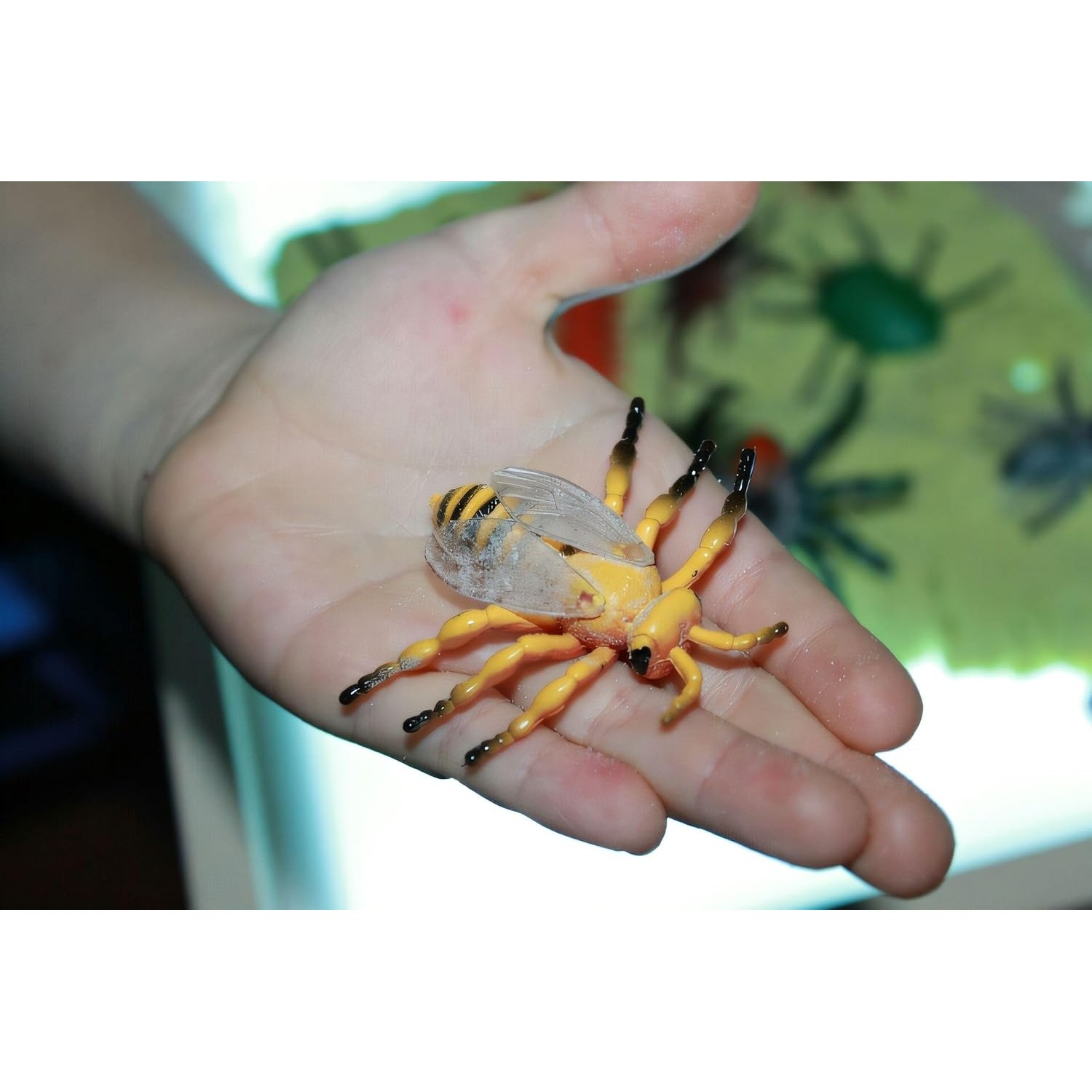 Realistic Insect Figures 16-Piece Bug Science Set